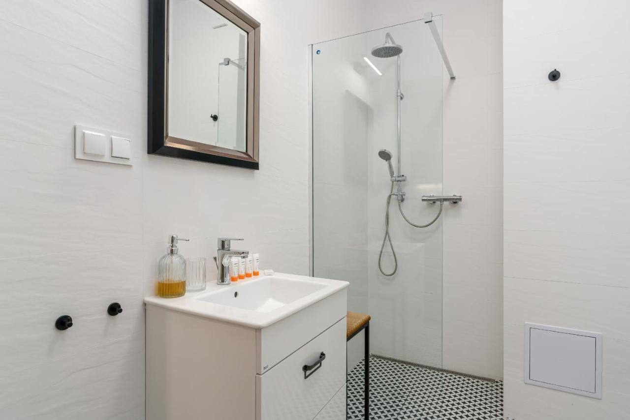 Deluxe Mtp Apartments Matejki By Noclegi Renters Poznan Luaran gambar