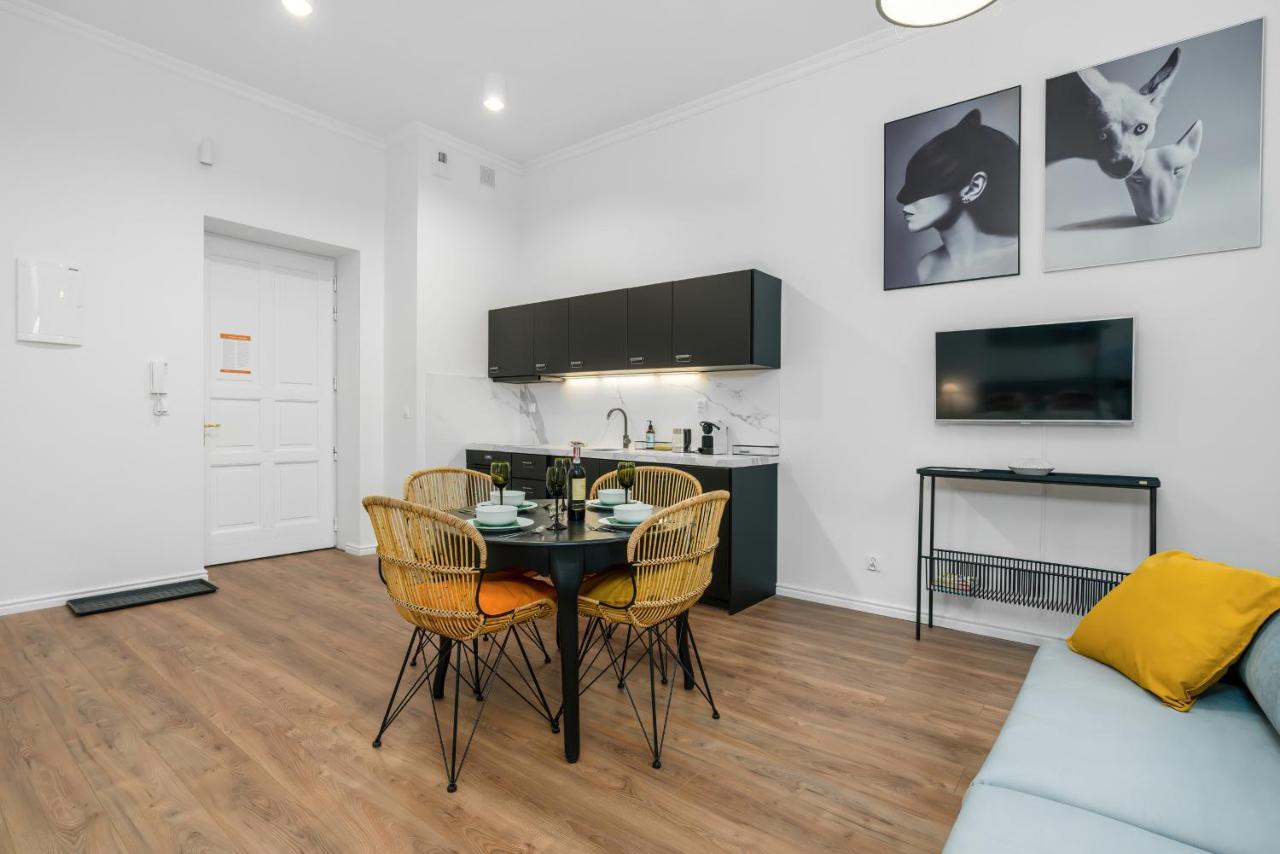 Deluxe Mtp Apartments Matejki By Noclegi Renters Poznan Luaran gambar
