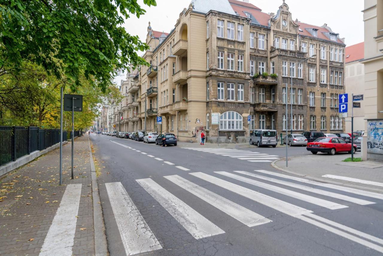 Deluxe Mtp Apartments Matejki By Noclegi Renters Poznan Luaran gambar